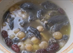 红枣桂圆乌鸡汤的做法