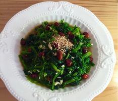 花生拌菠菜的做法