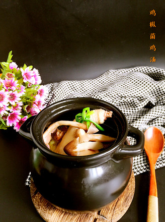 鸡枞菌土鸡汤的做法